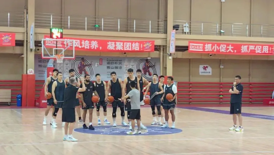 篮球训练计划表控球怎么写_2