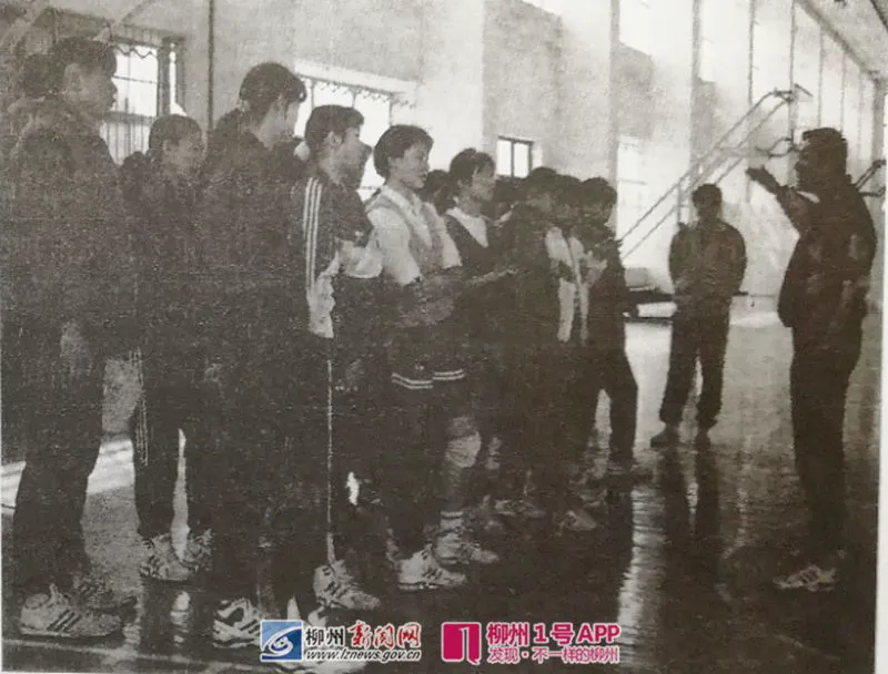 如何在篮球冬令营中加强体能训练?_1